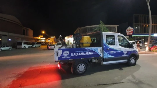 Elazığ'da ilaçlama çalışmaları sürüyor