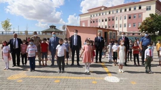 Elazığ'da İlköğretim Haftası etkinliği