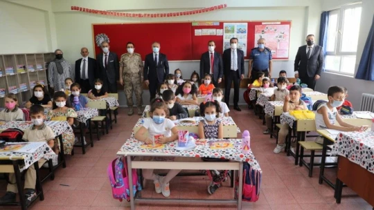 Elazığ'da İlköğretim Haftası etkinliği