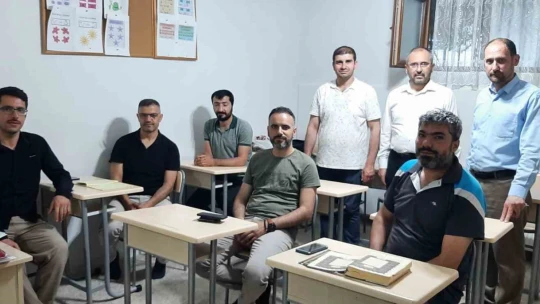 Elazığ'da işitme engelliler işaret dili ile Kur'an-ı Kerim öğreniyor