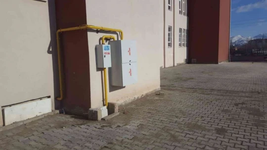 Elazığ'da İsmet Paşa Ortaokulu yapılan çalışmalar ile yenilendi
