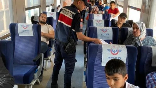 Elazığ'da jandarma ekipleri vatandaşları uyuşturucuya karşı bilgilendirdi