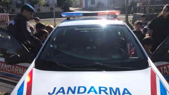 Elazığ'da jandarma, trafik güvenliği eğitimi verdi