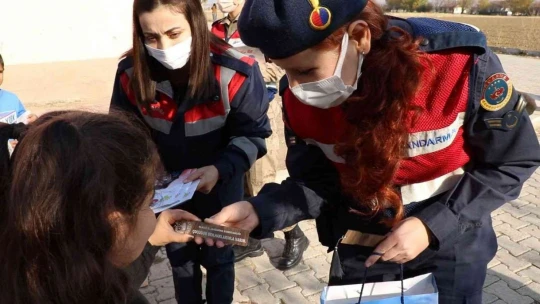Elazığ'da jandarmadan 20 Kasım Dünya Çocuk Hakları Gününde anlamlı etkinlik
