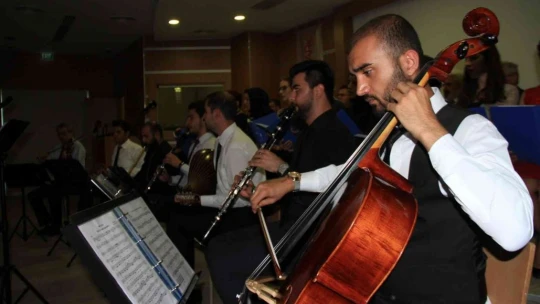 Elazığ'da kanser hastaları için moral konseri düzenlendi