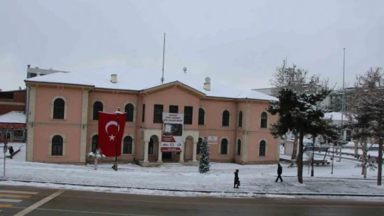 Elazığ'da kar kartpostallık görüntüler oluşturdu