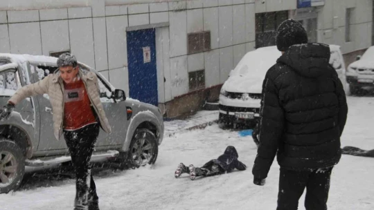 Elazığ'da karın keyfini çocuklar çıkardı