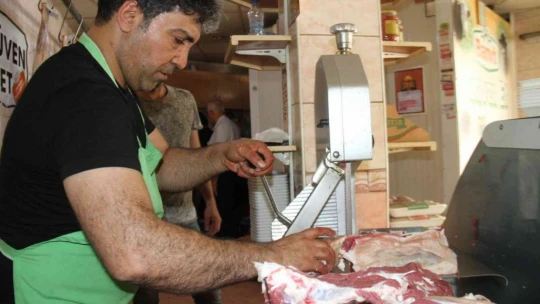 Kasapların yoğun mesaisi Devam Ediyor