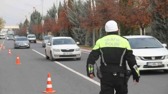 Elazığ'da kış lastiği denetimleri başladı