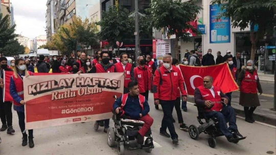 Elazığ'da Kızılay Haftası yürüyüşü düzenlendi