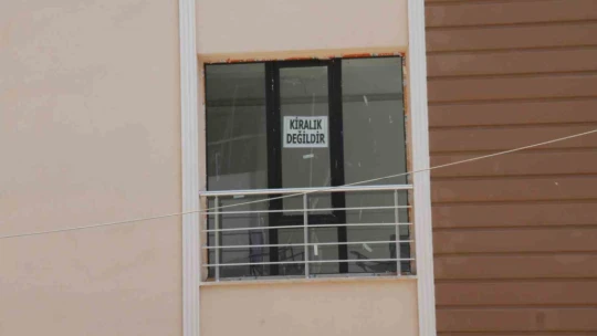 Elazığ'da konutlarda kiralık yazısının yerini 'kiralık değildir' yazısı aldı