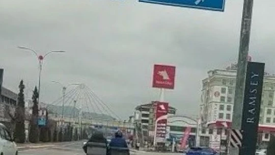 Elazığ'da kuryelerin tehlikeli yolculuğu