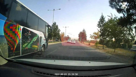 Makas atarak ilerledi, trafiği tehlikeye soktu