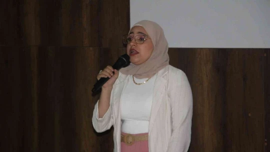 Elazığ'da mezun olan yabancı uyruklu 100 öğrenci şiir gecesinde buluştu