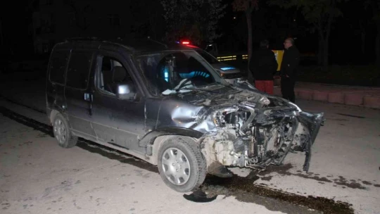 Elazığ'da minibüs ile hafif ticari araç çarpıştı: 7 yaralı