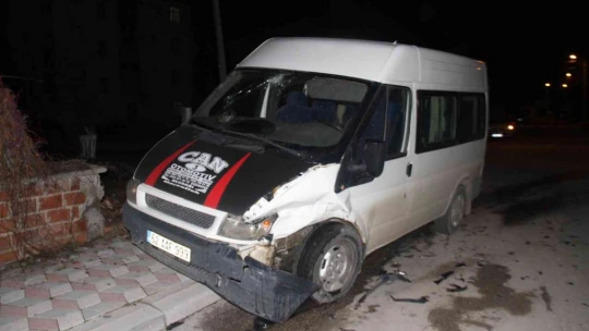 Elazığ'da minibüs ile hafif ticari araç çarpıştı: 7 yaralı