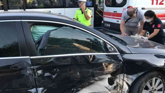 Elazığ'da minibüs ile otomobil çarpıştı: 2 yaralı