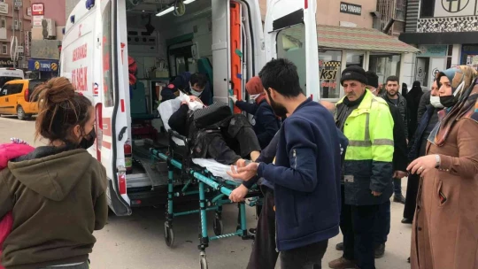 Elazığ'da minibüsün çarptığı yaya yaralandı