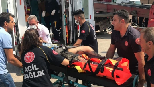 Elazığ'da motosiklet kamyonun altına girdi: 1 ölü, 1 ağır yaralı
