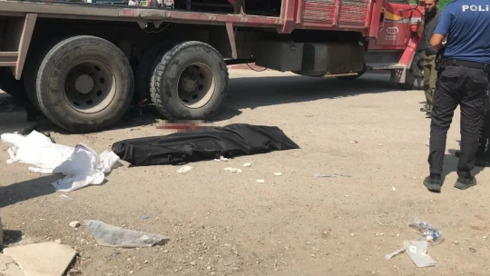 Elazığ'da motosiklet kamyonun altına girdi: 1 ölü, 1 ağır yaralı