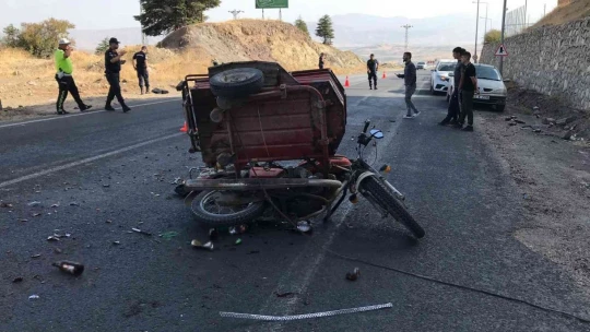 Elazığ'da motosikletler çarpıştı: 2 yaralı