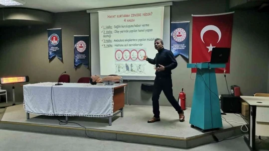 Elazığ'da muhtarlara eğitim verildi
