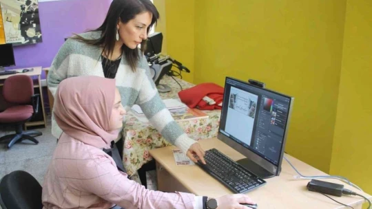 Elazığ'da öğrenciler hem okuyup hem meslek öğrenerek harçlıklarını çıkarıyor