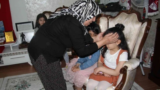 Elazığ'da öğrencilerden şehit annesini duygulandıran ziyaret