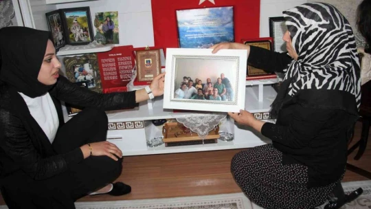 Elazığ'da öğrencilerden şehit annesini duygulandıran ziyaret