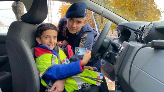 Elazığ'da öğrencilere trafik güvenliği eğitimi verildi