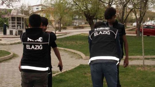 Elazığ'da okul önlerinde asayiş uygulaması gerçekleştirildi