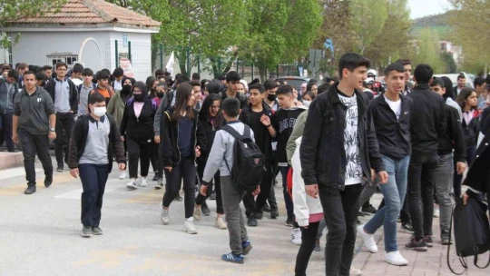 Elazığ'da okul önlerinde asayiş uygulaması gerçekleştirildi