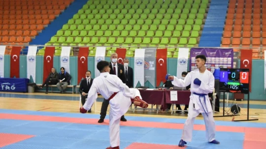 Elazığ'da okul sporları müsabakaları başladı