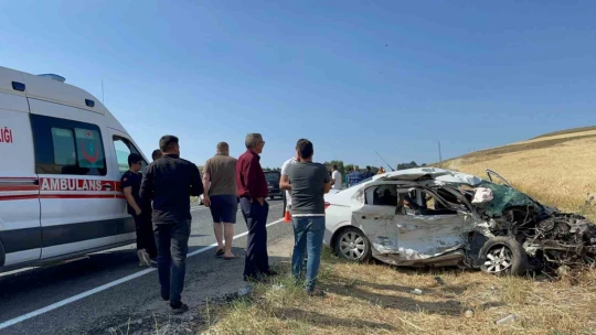 Elazığ'da otomobil ile cip kafa kafaya çarpıştı: 1 ölü, 5 yaralı