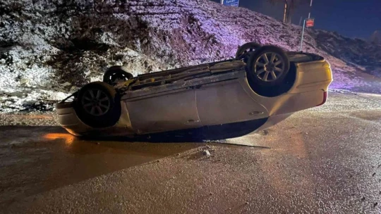 Elazığ'da otomobil şarampole uçtu: 1 ölü, 3 yaralı
