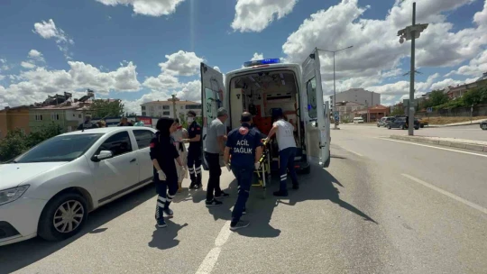 Elazığ'da otomobil şarampole uçtu: 5 yaralı