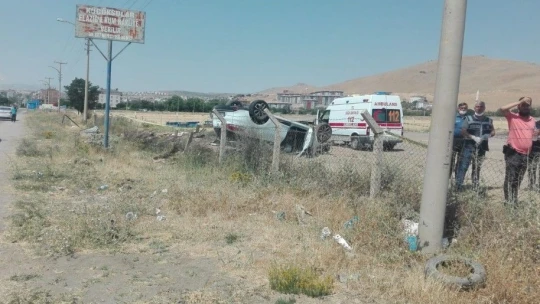 Elazığ'da otomobil takla attı: 1 ölü, 3 yaralı