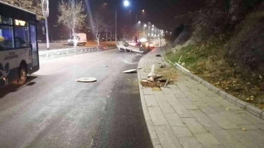 Elazığ'da otomobil takla attı: 2 yaralı