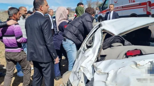 Elazığ'da otomobil takla attı: 2 yaralı