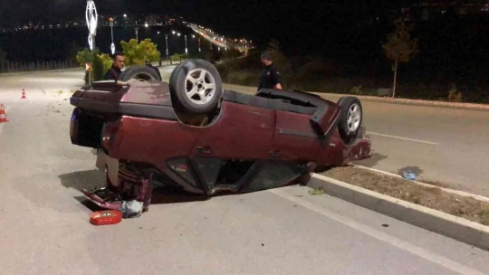Elazığ'da otomobil takla attı: 3 yaralı