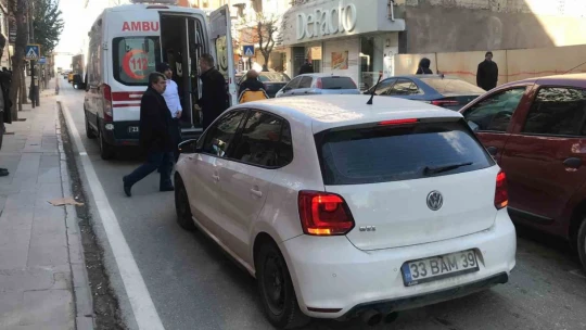 Elazığ'da otomobilin çarptığı yaya yaralandı