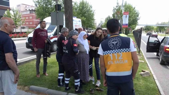 Elazığ'da otomobilin çarptığı çocuk yaralandı