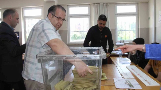 Elazığ'da oy kullanma işlemi sona erdi