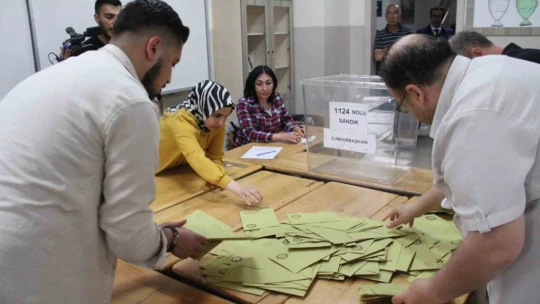 Elazığ'da oy kullanma işlemi sona erdi