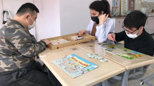 Elazığ'da özel çocuklar hayata tekrar kazandırılıyor
