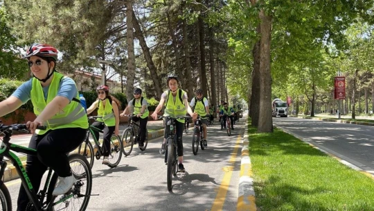 Elazığ'da pedallar bağımlılıktan uzak nesiller için çevrildi