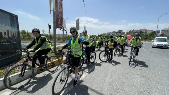 Elazığ'da pedallar bağımlılıktan uzak nesiller için çevrildi