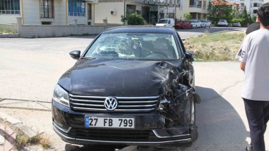 Elazığ'da pikap ile otomobil çarpıştı: 4 yaralı