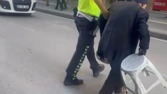 Trafik Polisinden Duyarlı Davranış