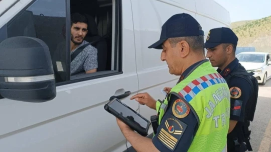 Elazığ'da polis ve jandarma ekiplerinden bayram denetimi